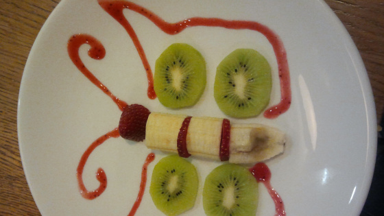 Бабочка из фруктов