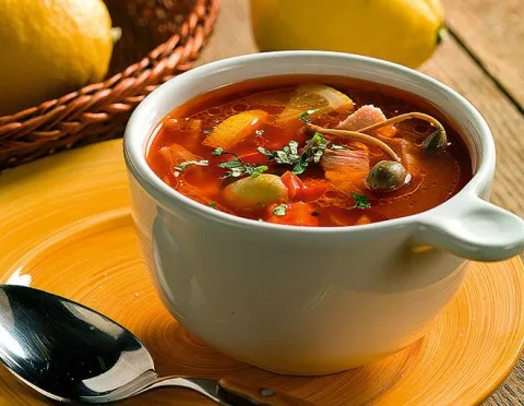 Солянка с паприкой и беконом